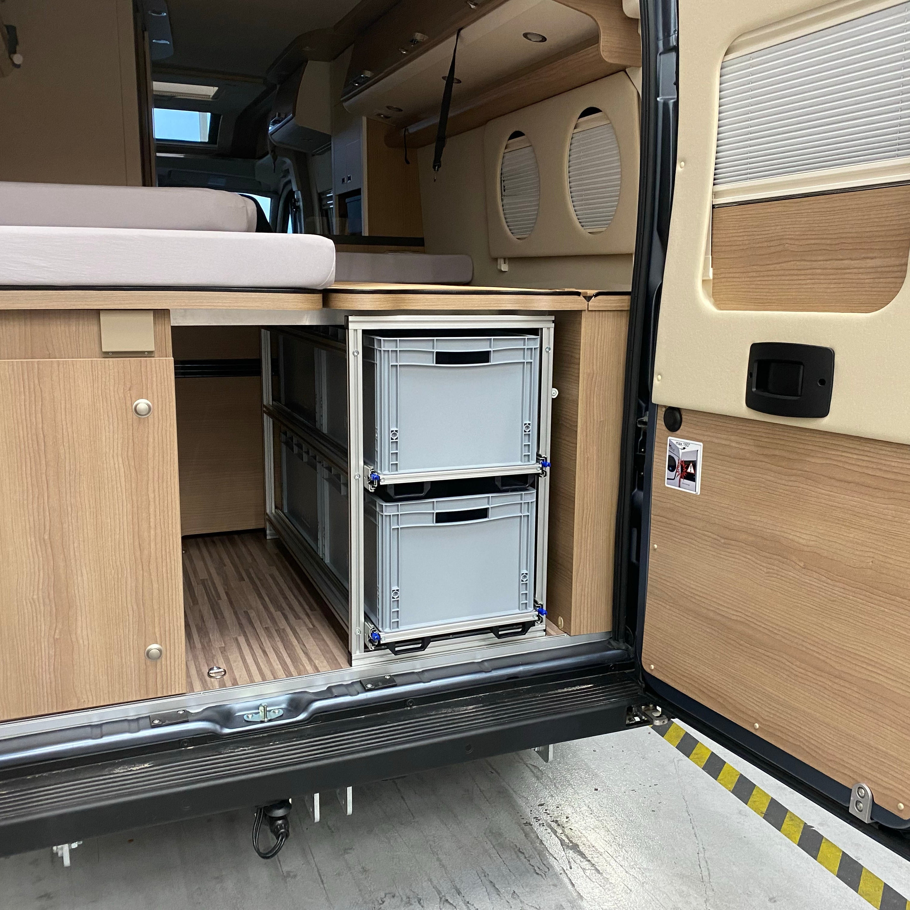 Heckasuzug Malibu 640 LE - Vollauszug mit 2 Etagen - Stabile Konstruktion - Euroboxoptimiert für den täglich Gebrauch