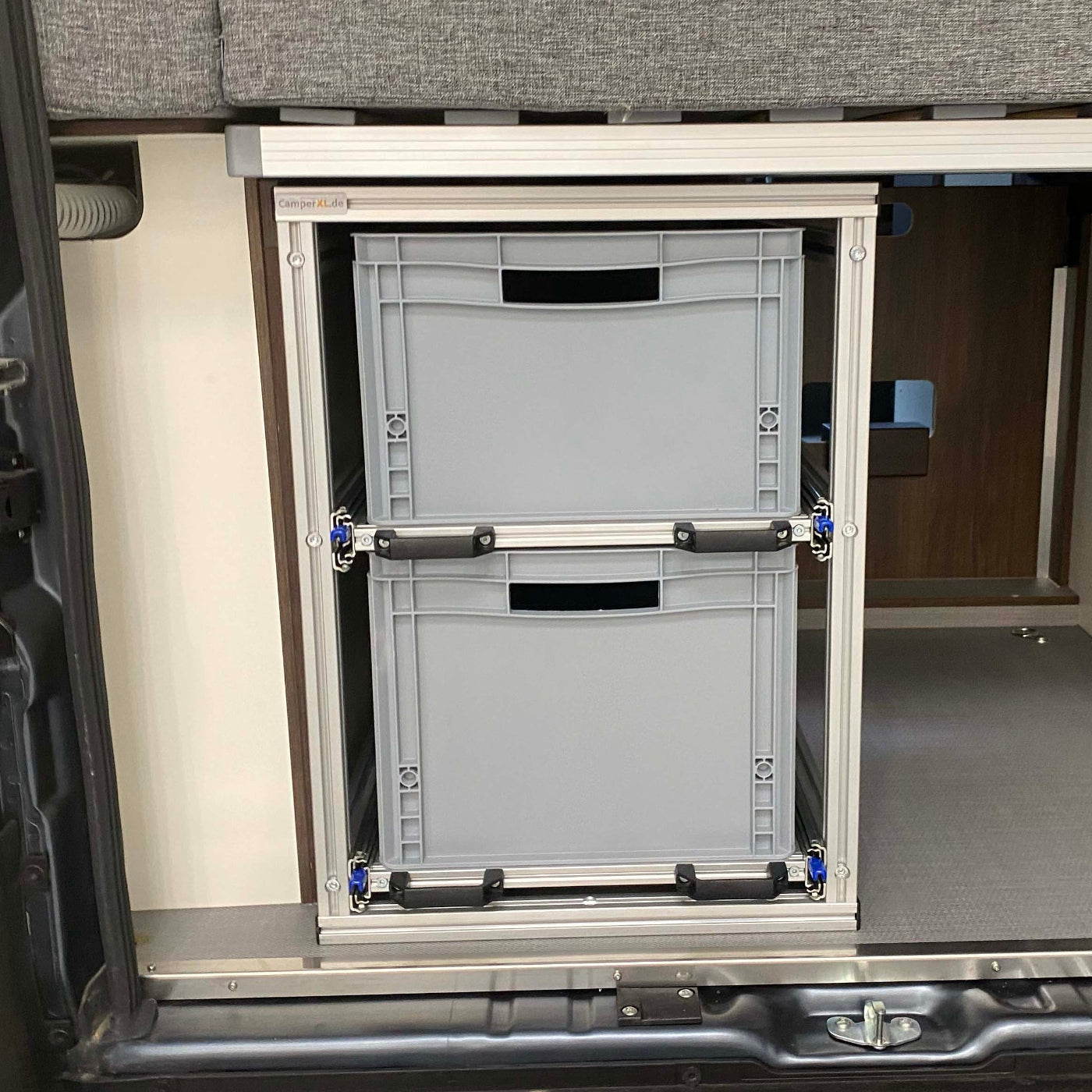 Eurobox-optimierter Stauraum im Summit 540 Querbett