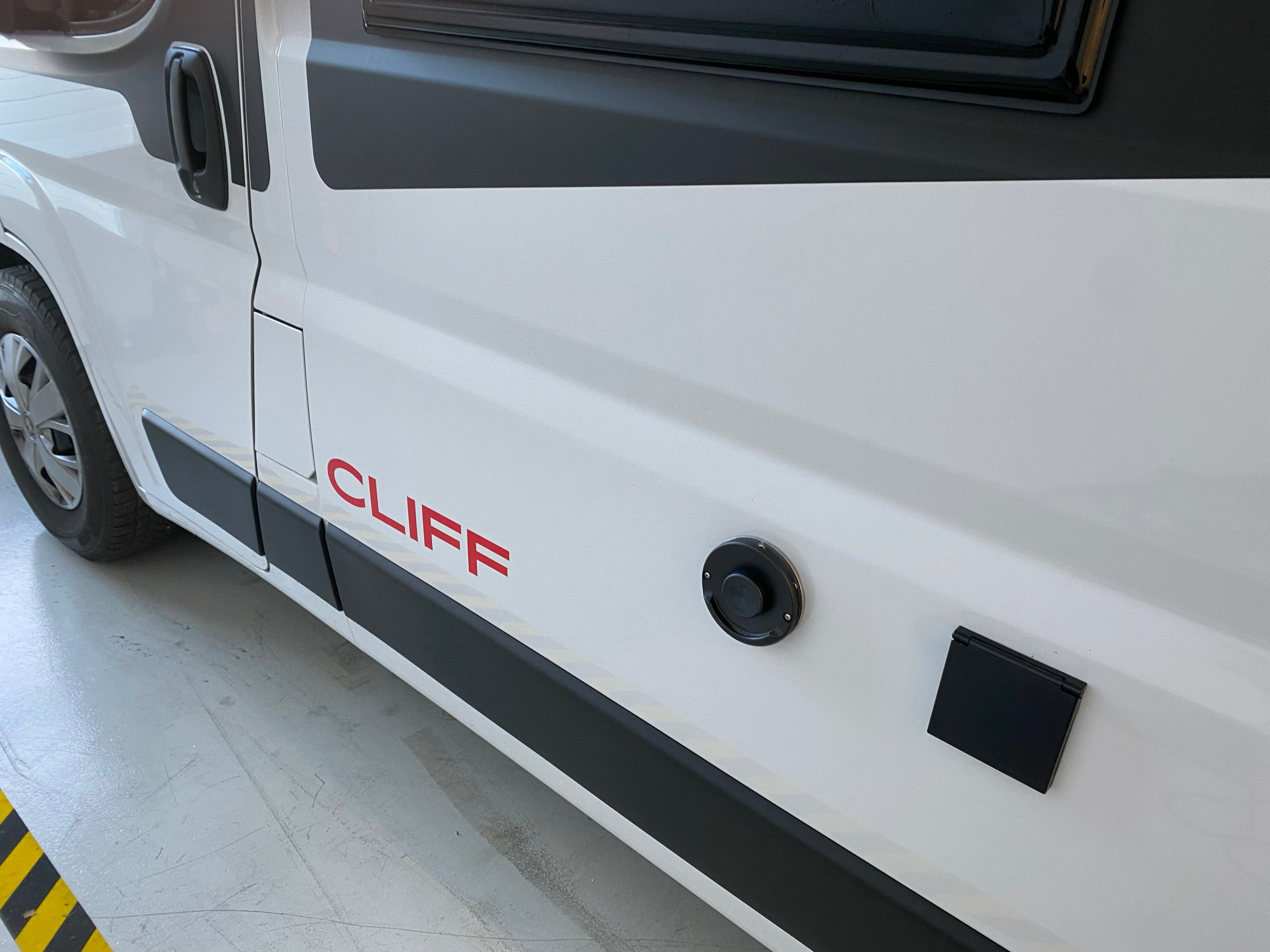 Rear pull-out 2 tiers SUNLIGHT CLIFF 600